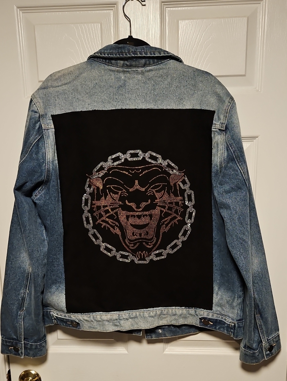 Spring + Mercer Denim Jacket with Sparkly Rhineston Tiger And Chain On Back - Picture 5 of 8